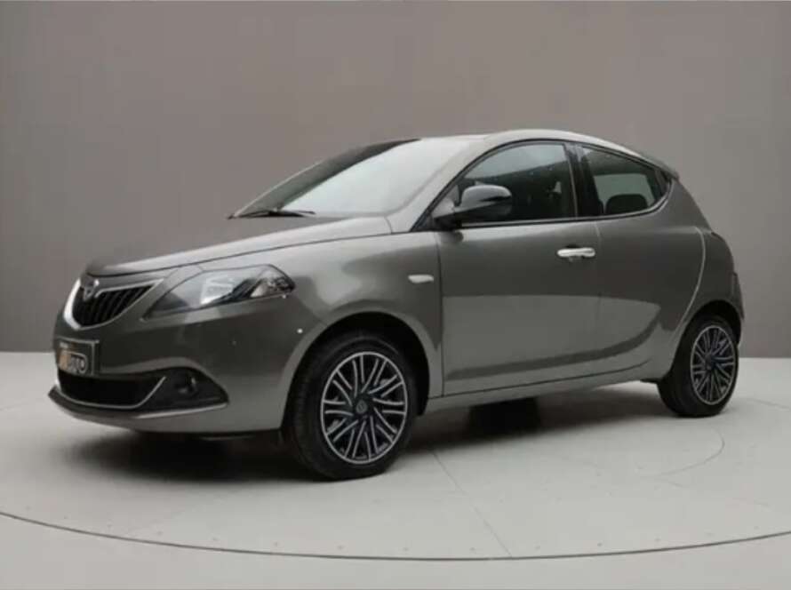 Lancia Ypsilon 1.0 Hybrid