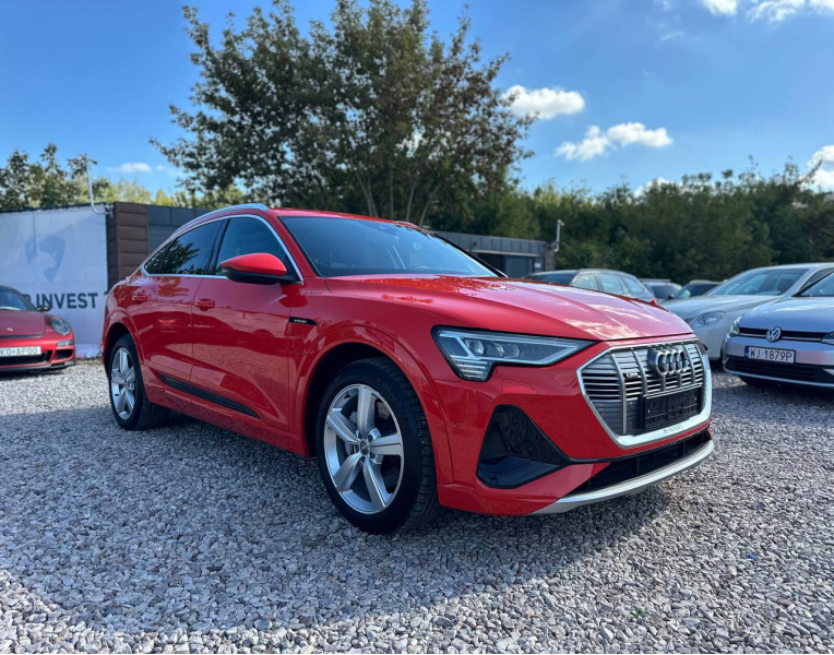 
								Audi e-tron 55 quattro S-line full									