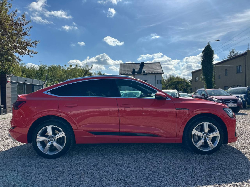 
								Audi e-tron 55 quattro S-line full									