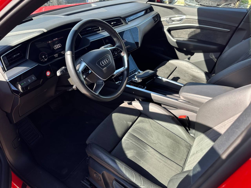 
								Audi e-tron 55 quattro S-line full									