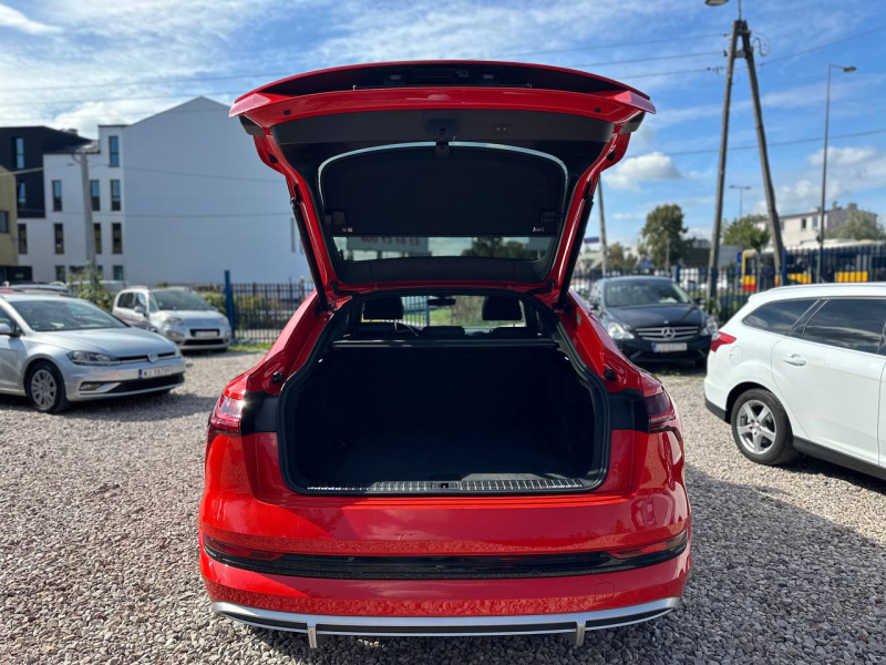 
								Audi e-tron 55 quattro S-line full									