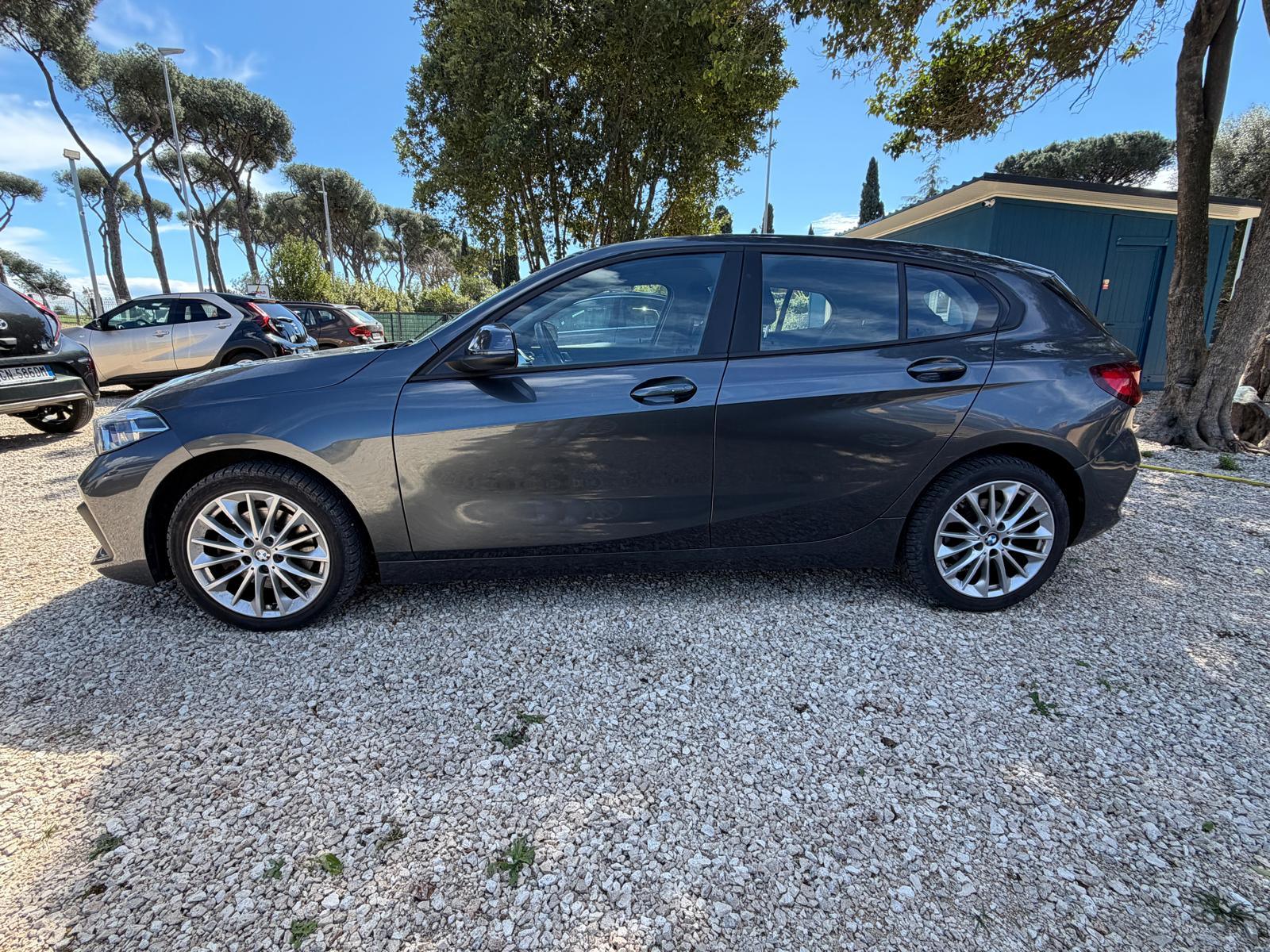 
								BMW 1er 116d Advantage full									