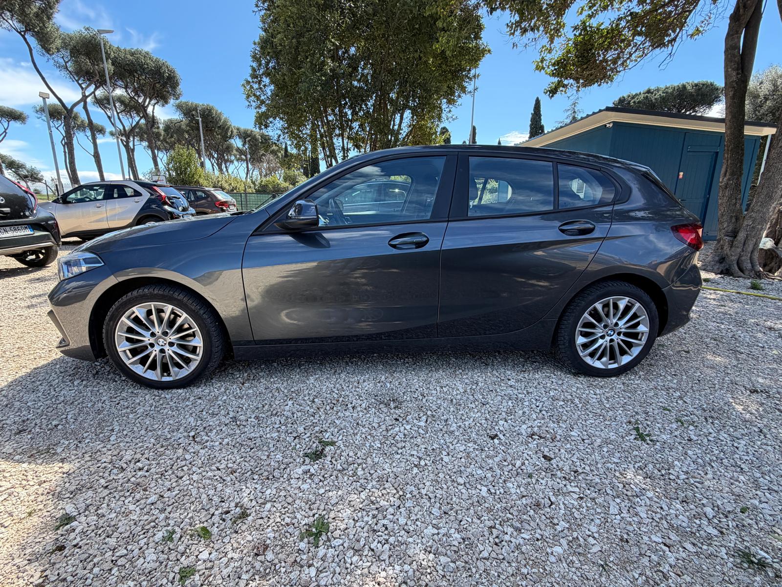 
								BMW 1er 116d Advantage full									