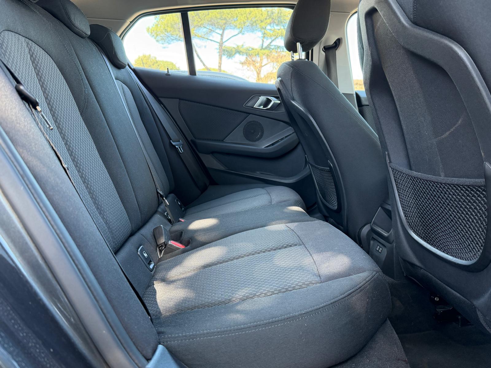 
								BMW 1er 116d Advantage full									