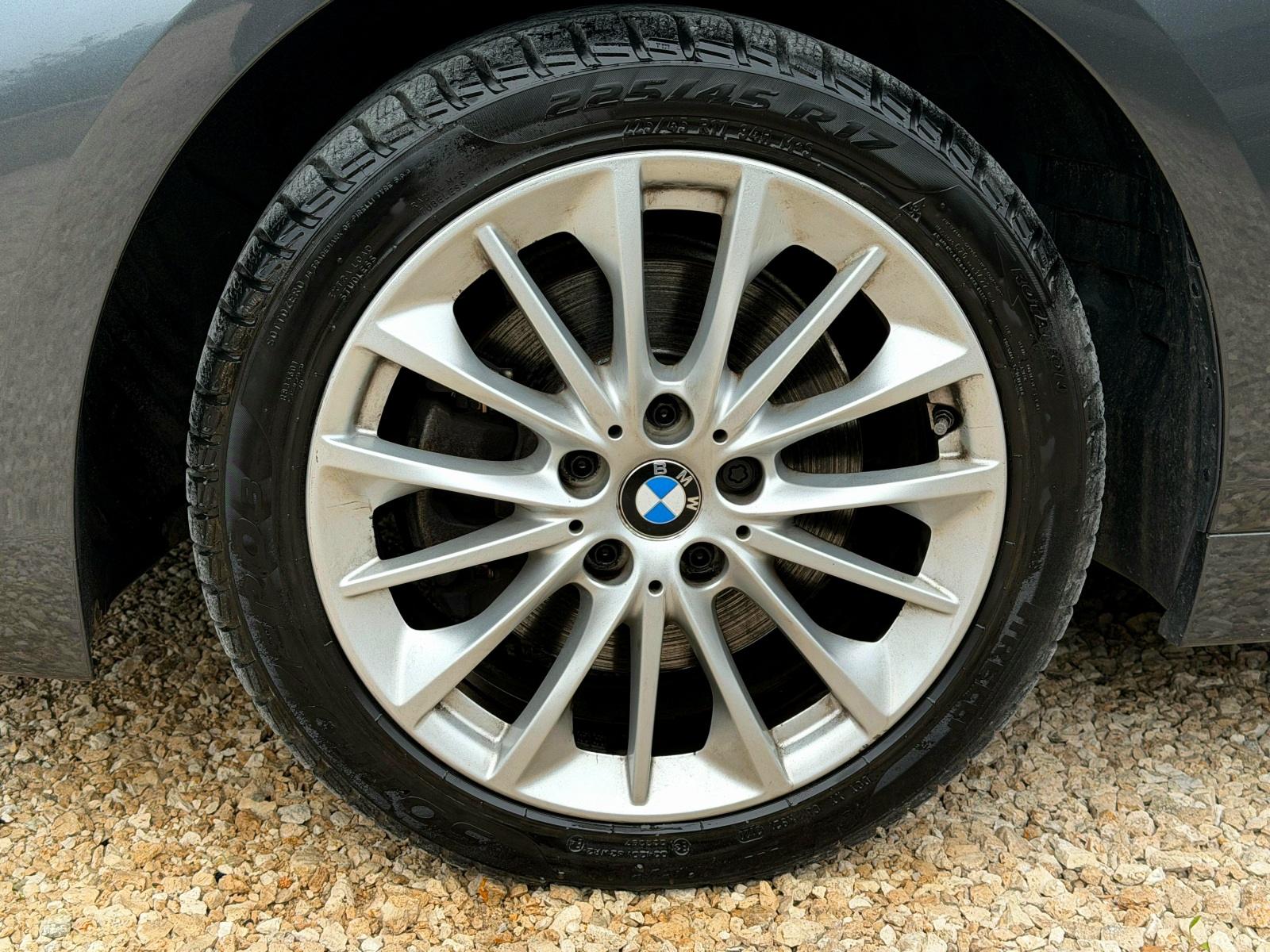 
								BMW 1er 116d Advantage full									