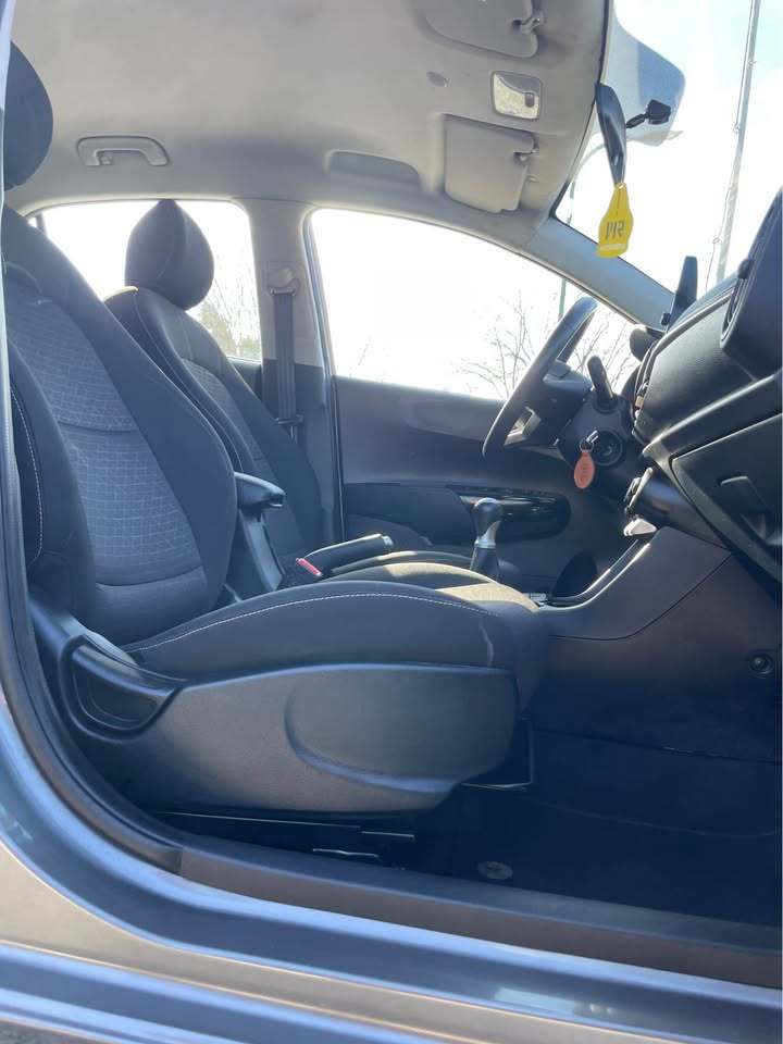 
								KIA Picanto 1.0 full									