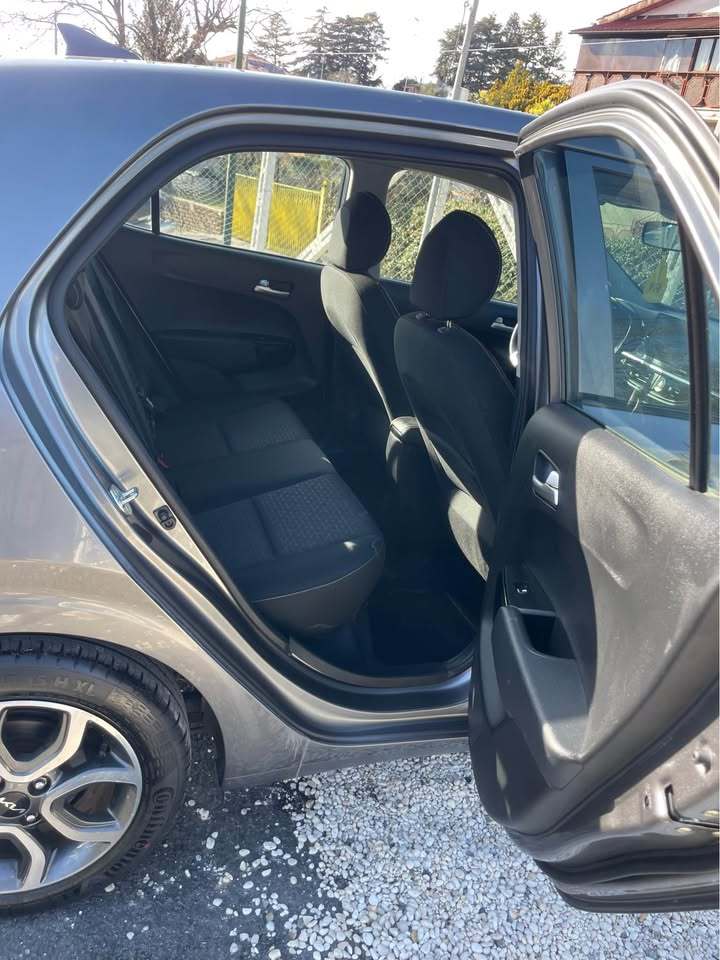 
								KIA Picanto 1.0 full									