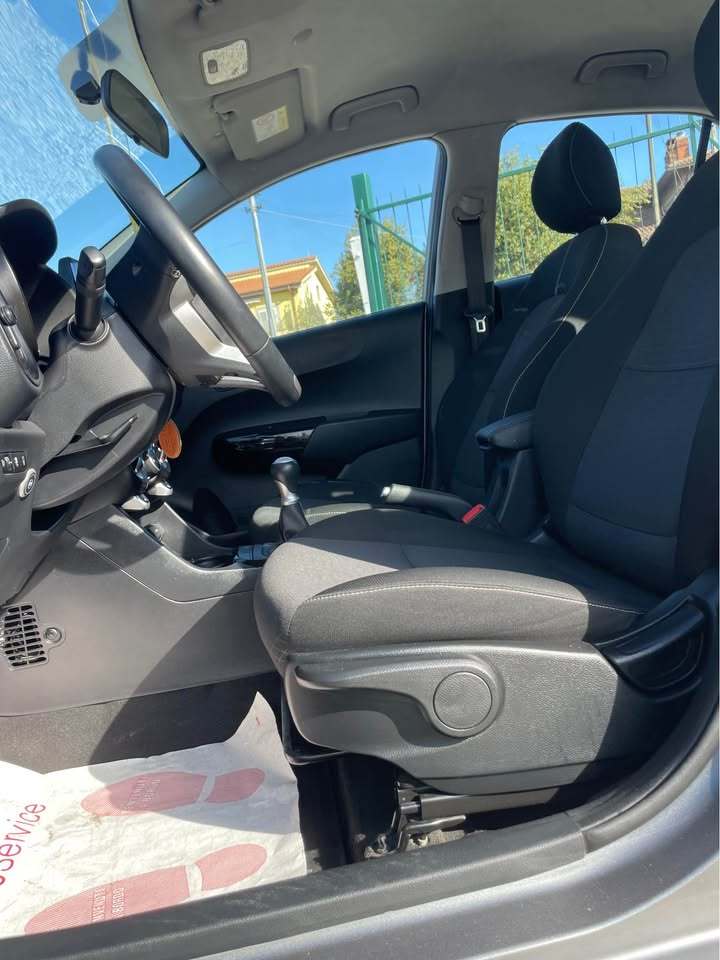 
								KIA Picanto 1.0 full									