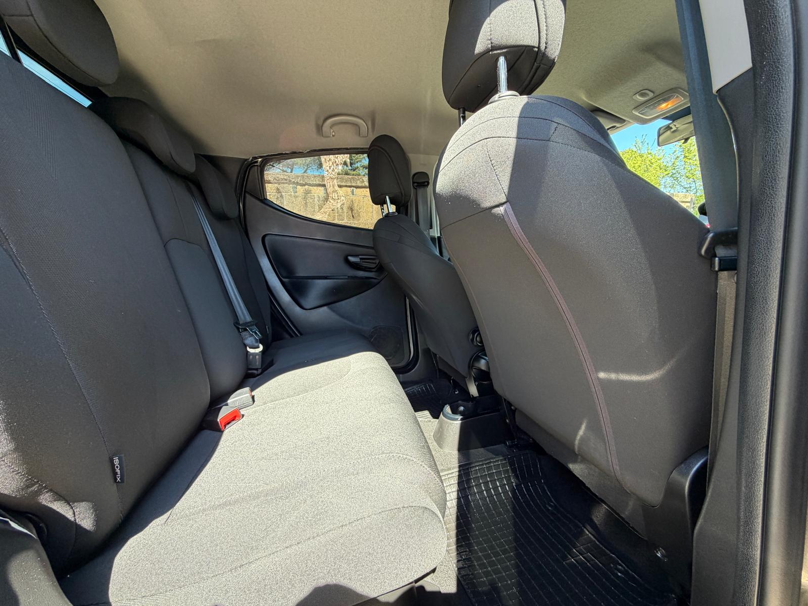 
								Lancia Ypsilon 1.0 Mild-Hybrid Gold full									