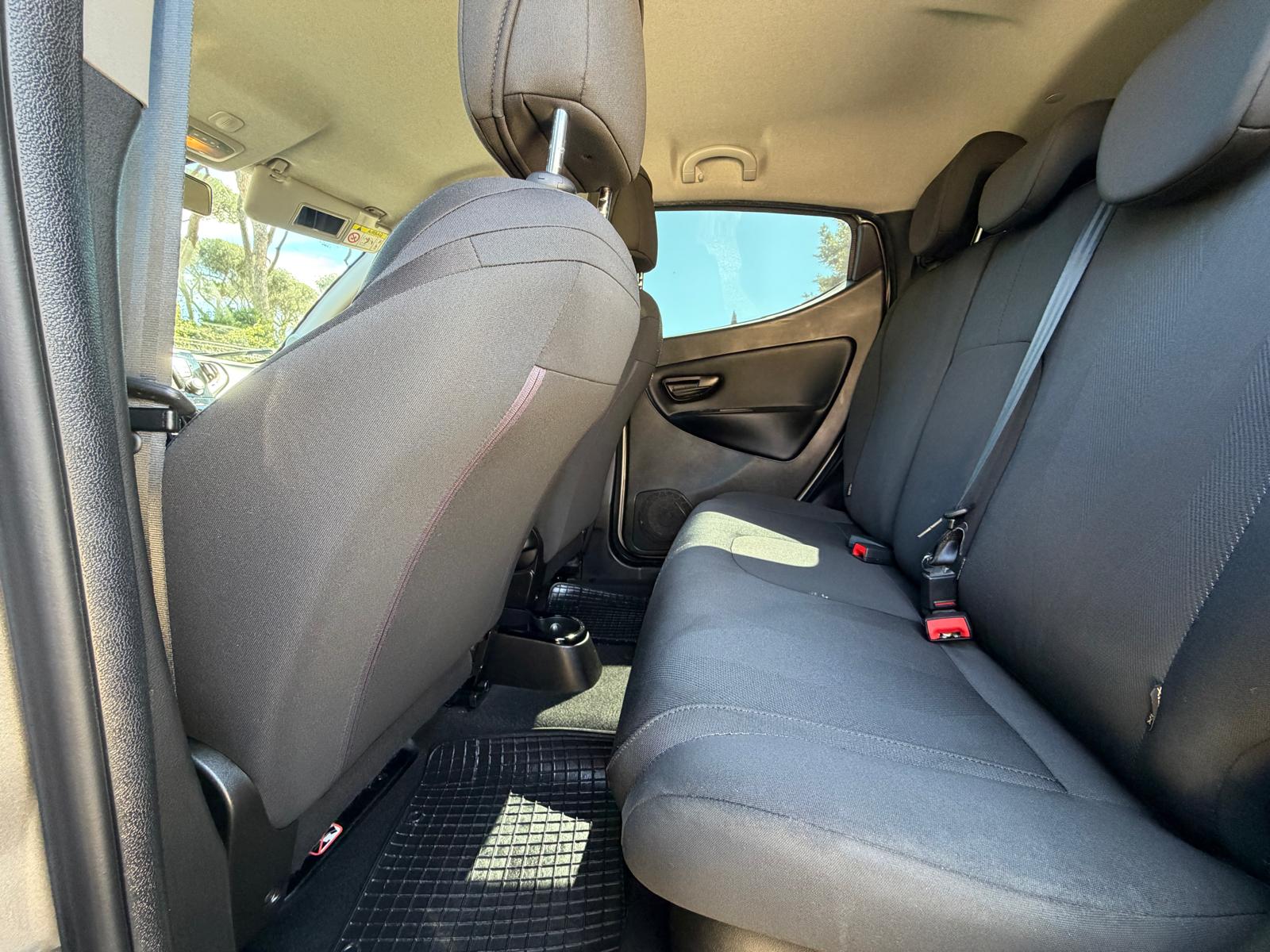 
								Lancia Ypsilon 1.0 Mild-Hybrid Gold full									