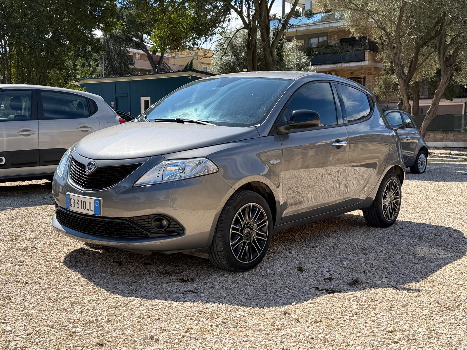 Lancia Ypsilon 5