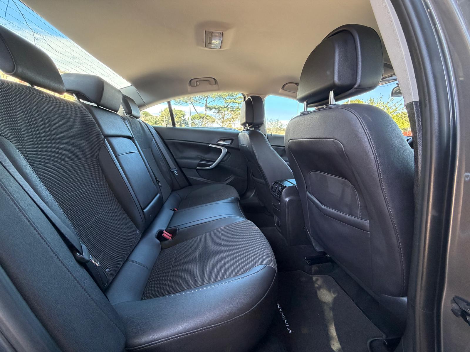 
								Opel Insignia 2.0 CDTI 150 Jahre Opel full									