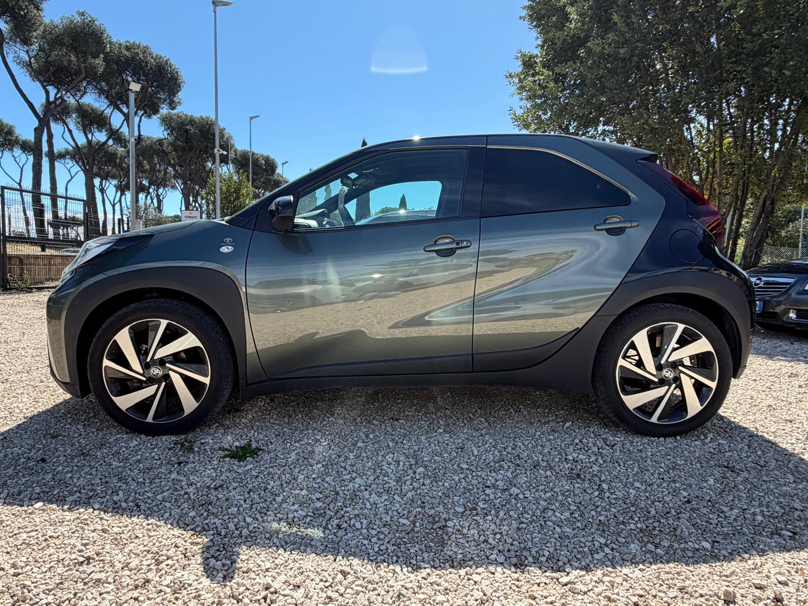 
								Toyota Aygo X 1.0 Lounge full									