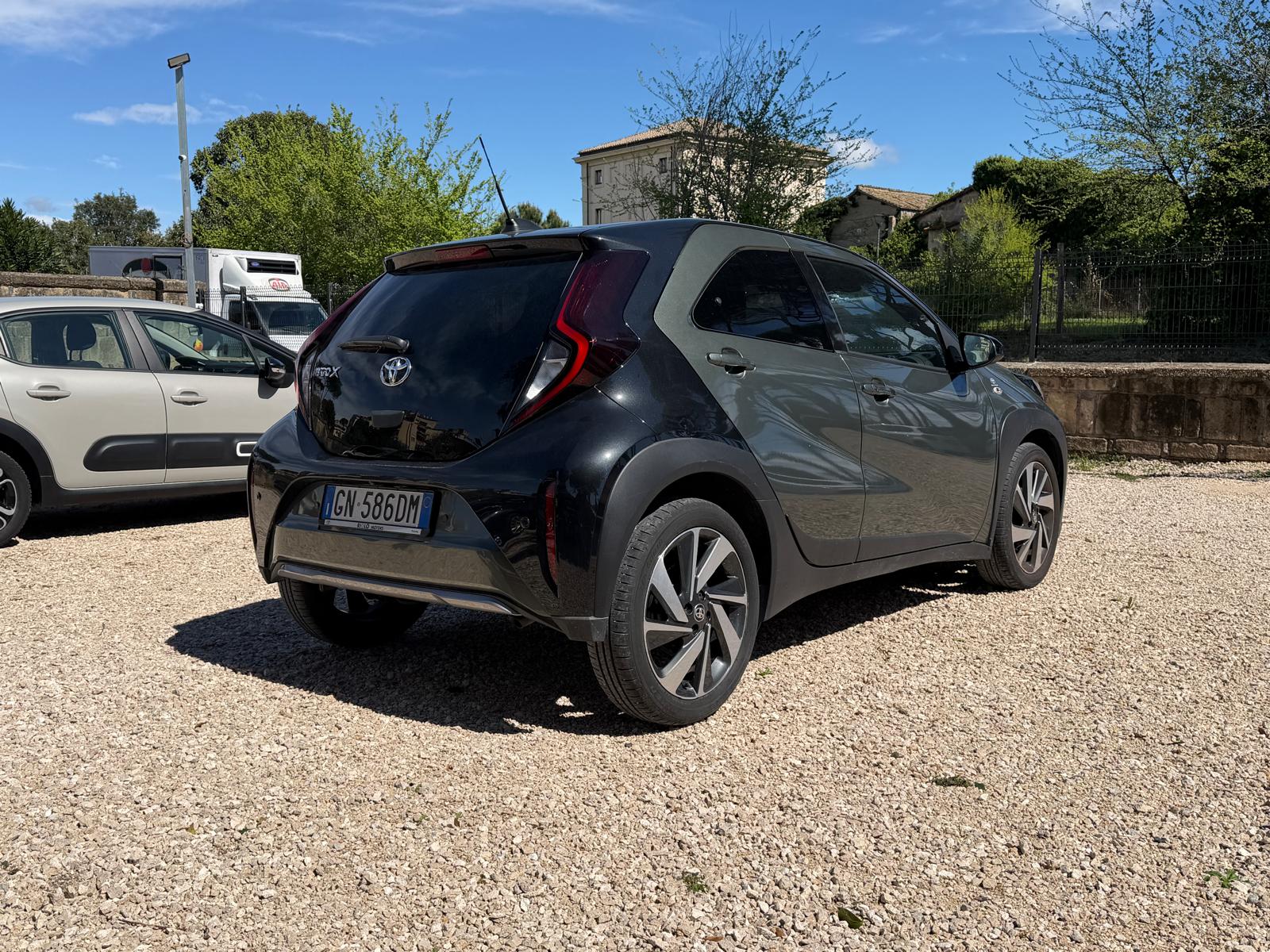 
								Toyota Aygo X 1.0 Lounge full									