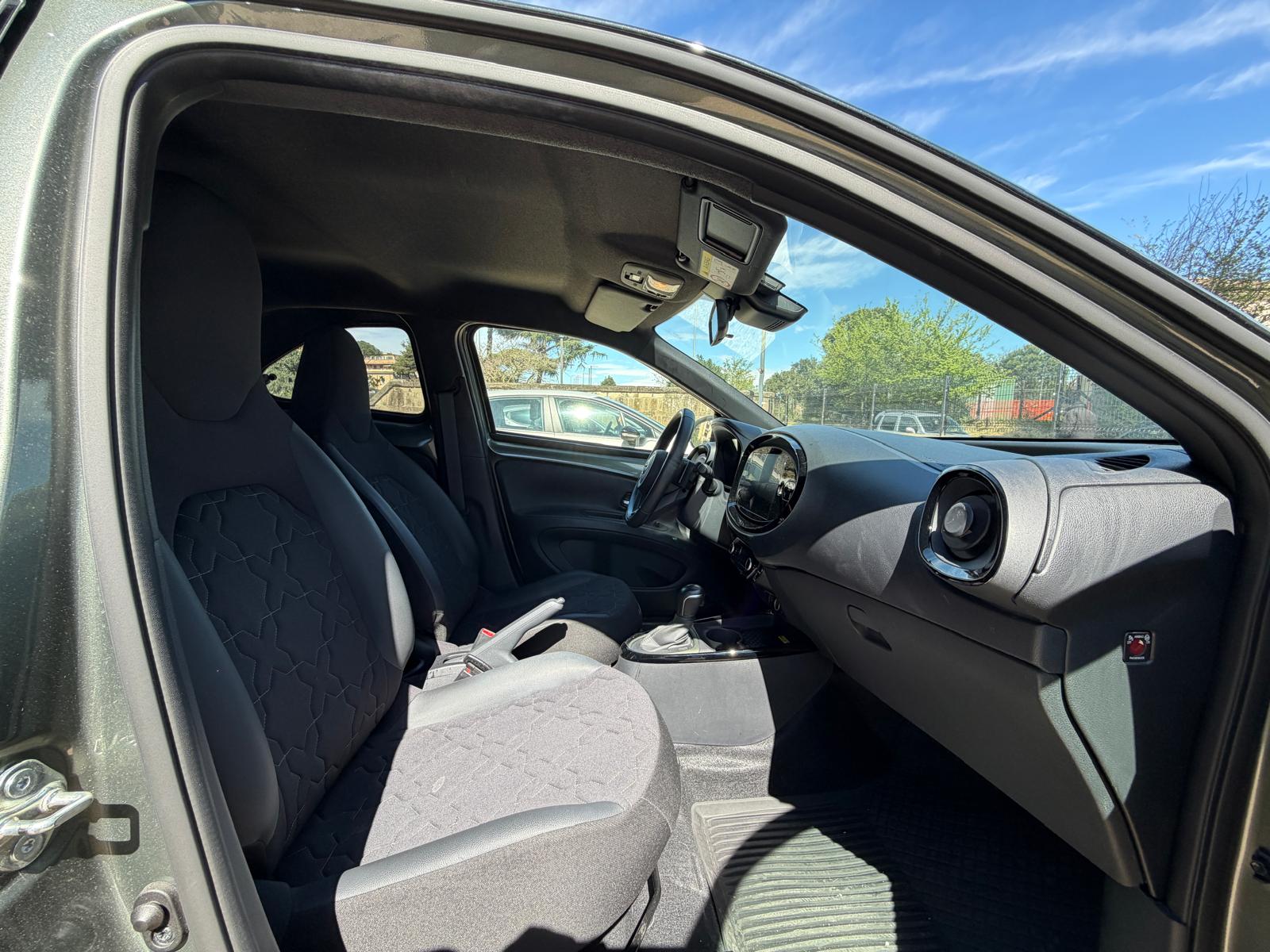 
								Toyota Aygo X 1.0 Lounge full									