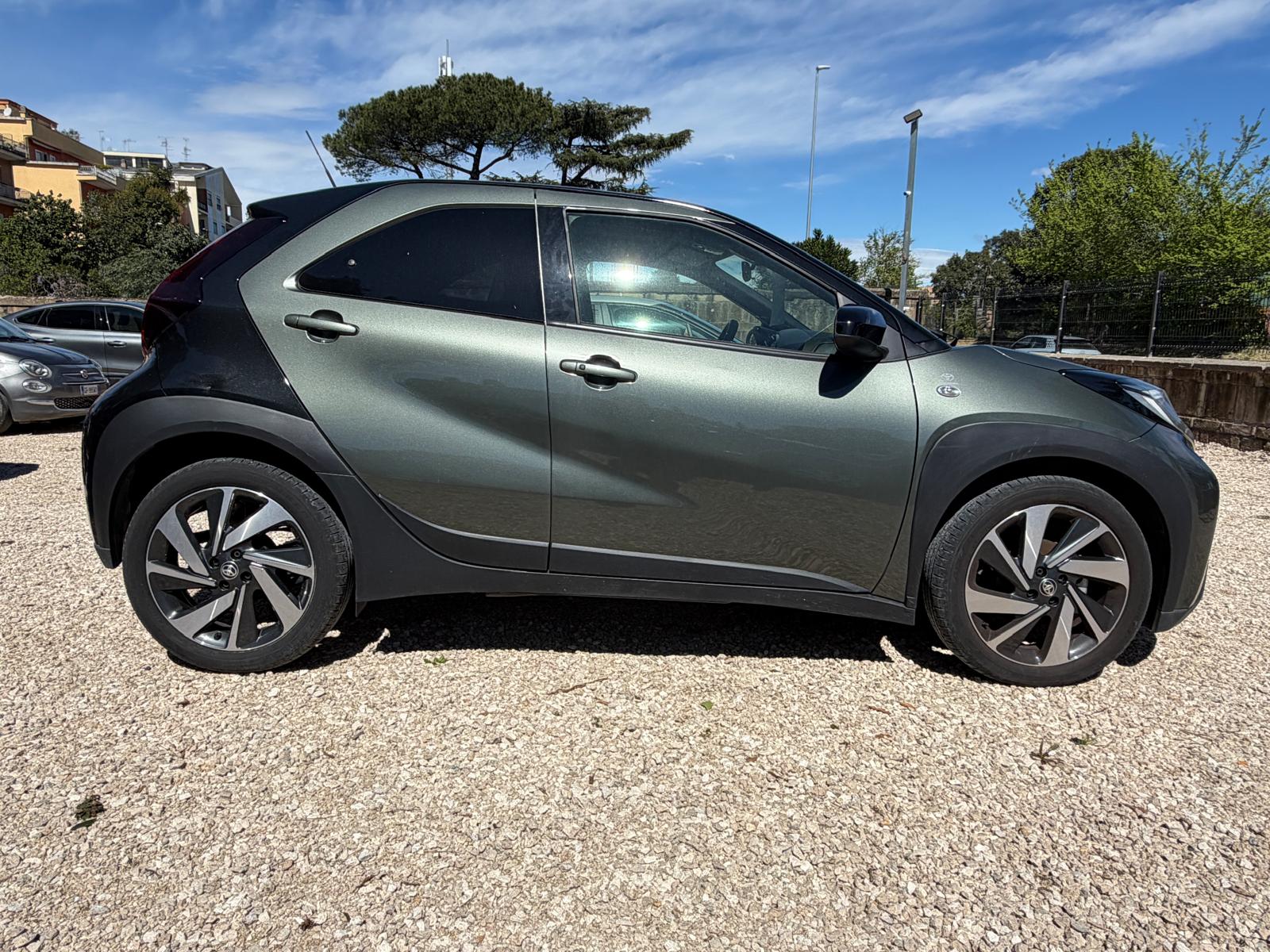 
								Toyota Aygo X 1.0 Lounge full									