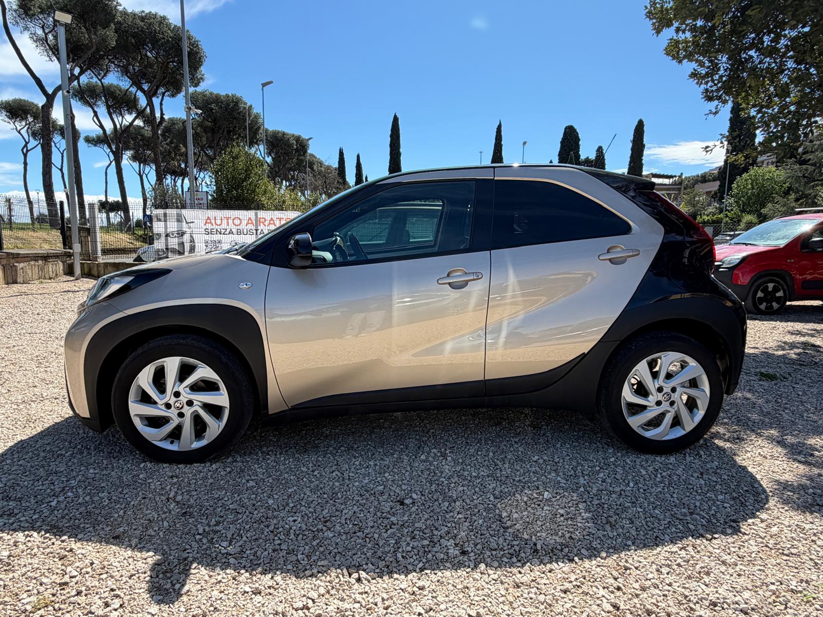 
								Toyota Aygo X 1.0 Trendy full									