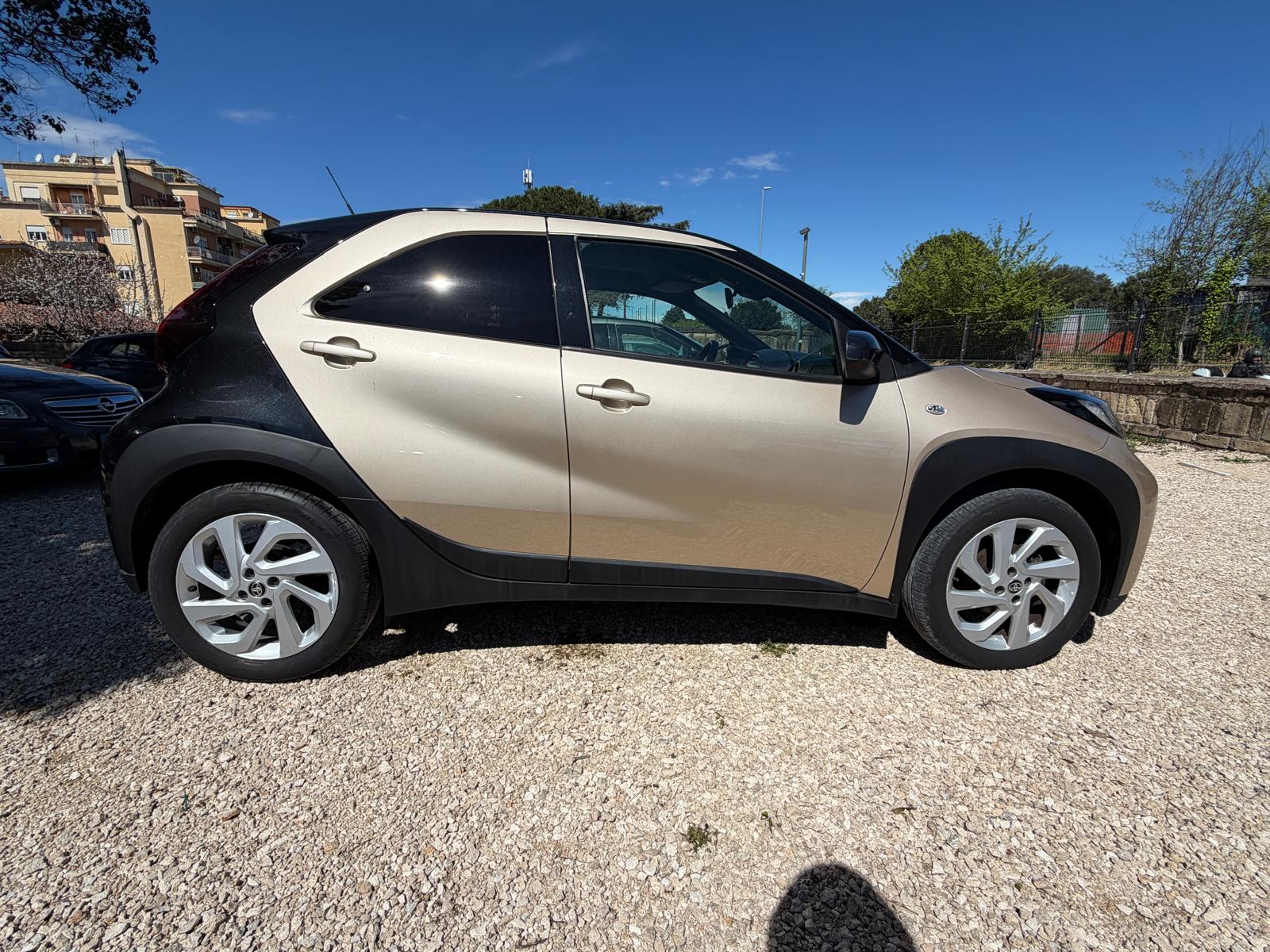 
								Toyota Aygo X 1.0 Trendy full									