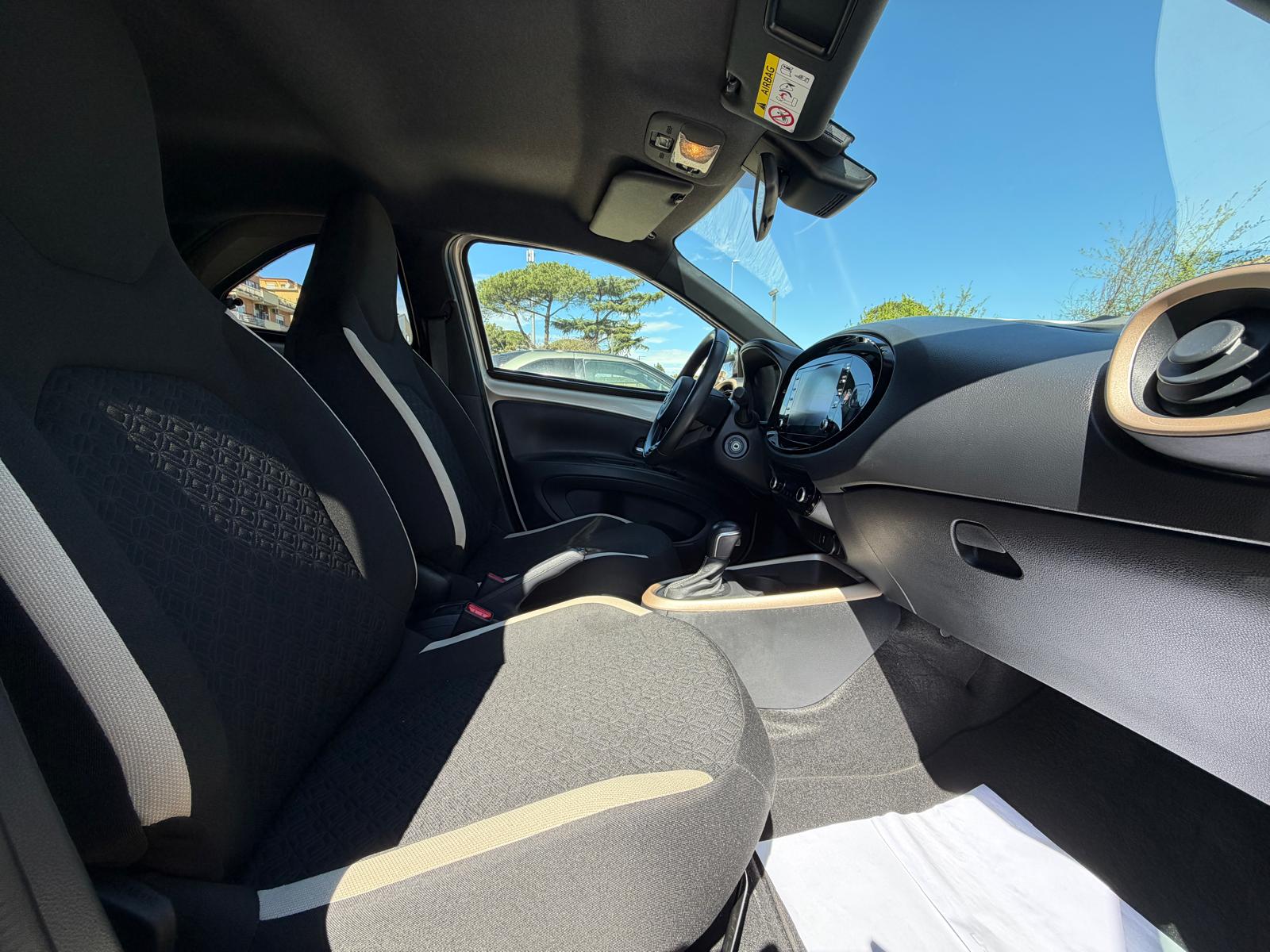 
								Toyota Aygo X 1.0 Trendy full									