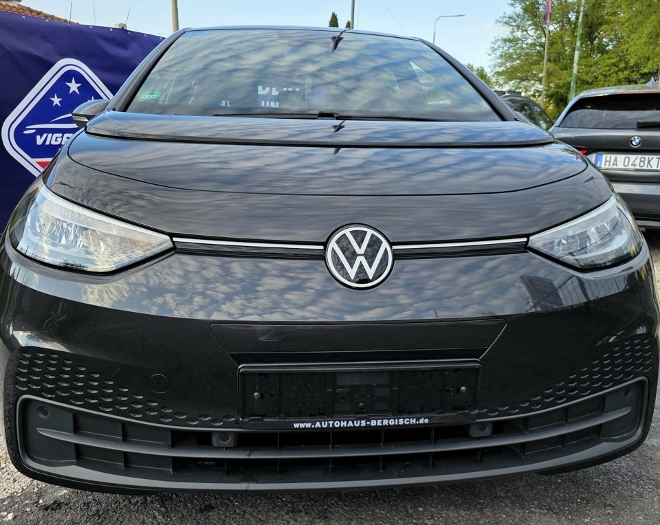 
								Volkswagen ID.3 Electric Drive full									