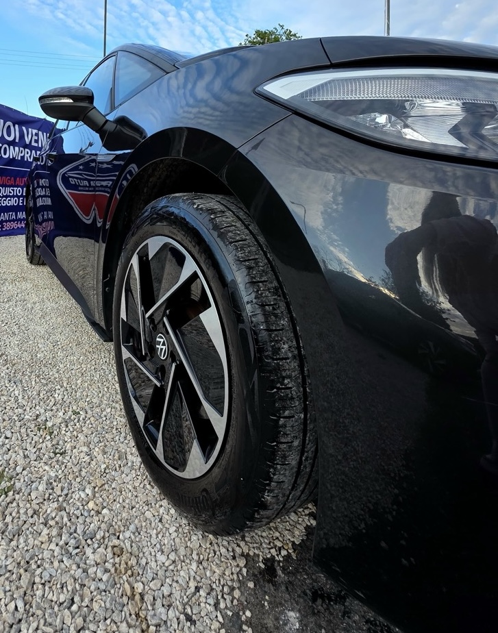 
								Volkswagen ID.3 Electric Drive full									