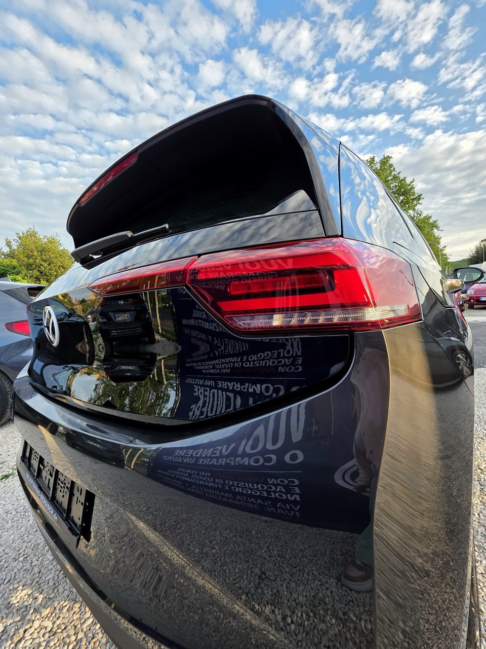 
								Volkswagen ID.3 Electric Drive full									