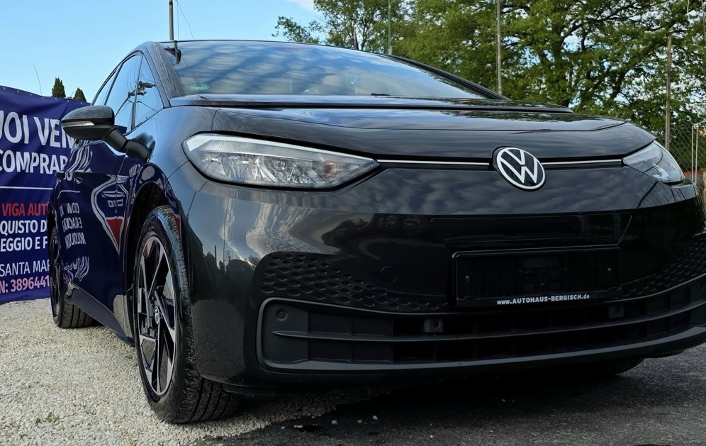 
								Volkswagen ID.3 Electric Drive full									
