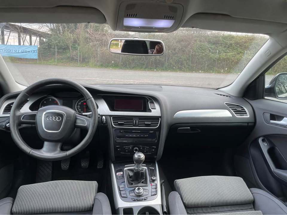 
								AUDI A4 Avant 2.0 TDI full									