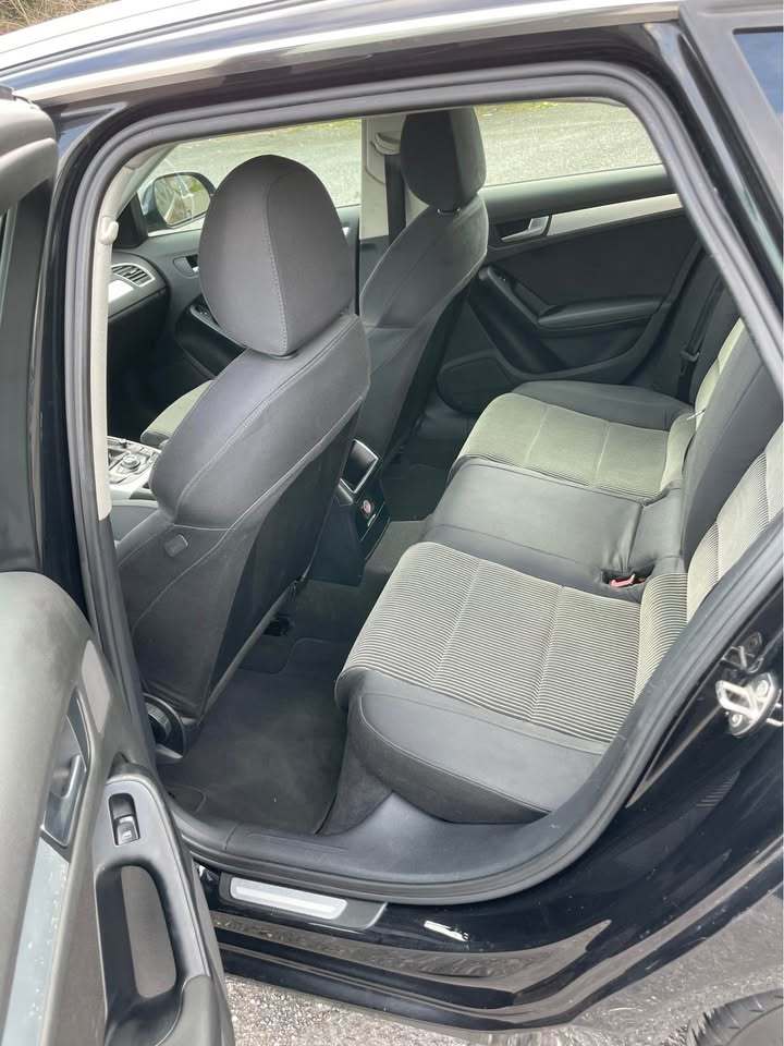 
								AUDI A4 Avant 2.0 TDI full									