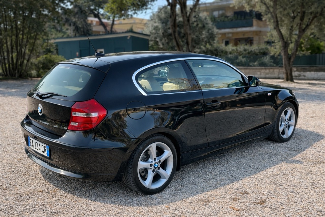 
								BMW 118d 2010 full									