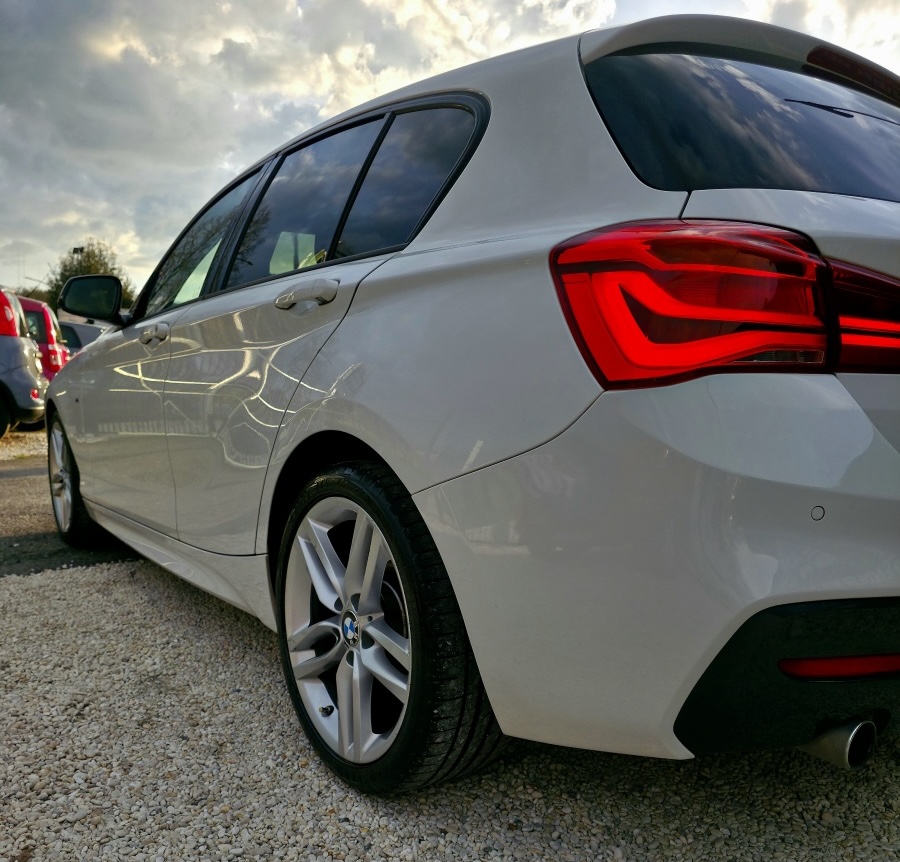
								BMW 118d M Sport full									