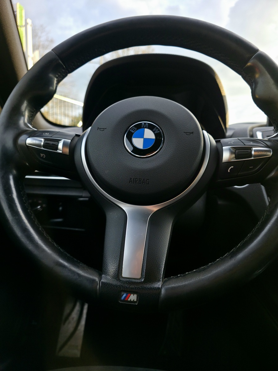
								BMW 118d M Sport full									