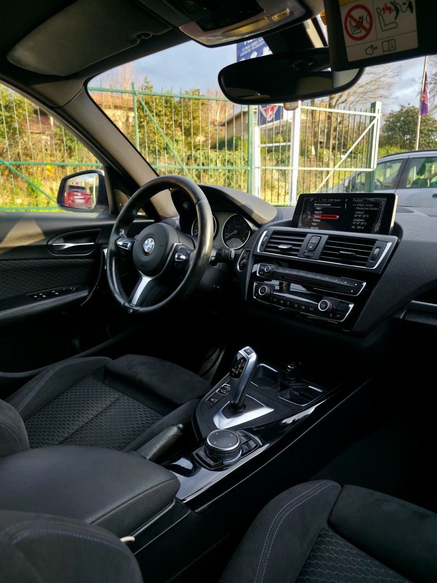 
								BMW 118d M Sport full									