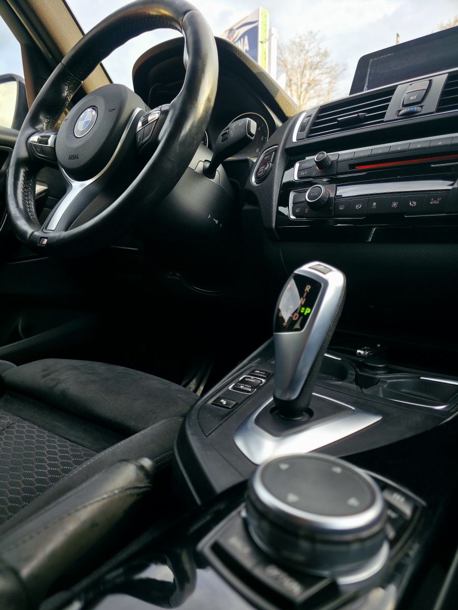 
								BMW 118d M Sport full									