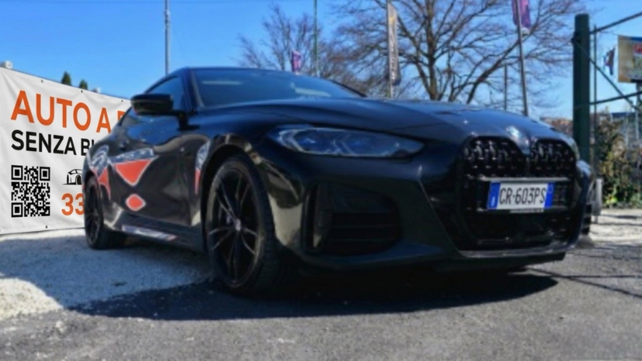 
								BMW M440i xDrive Coupé full									