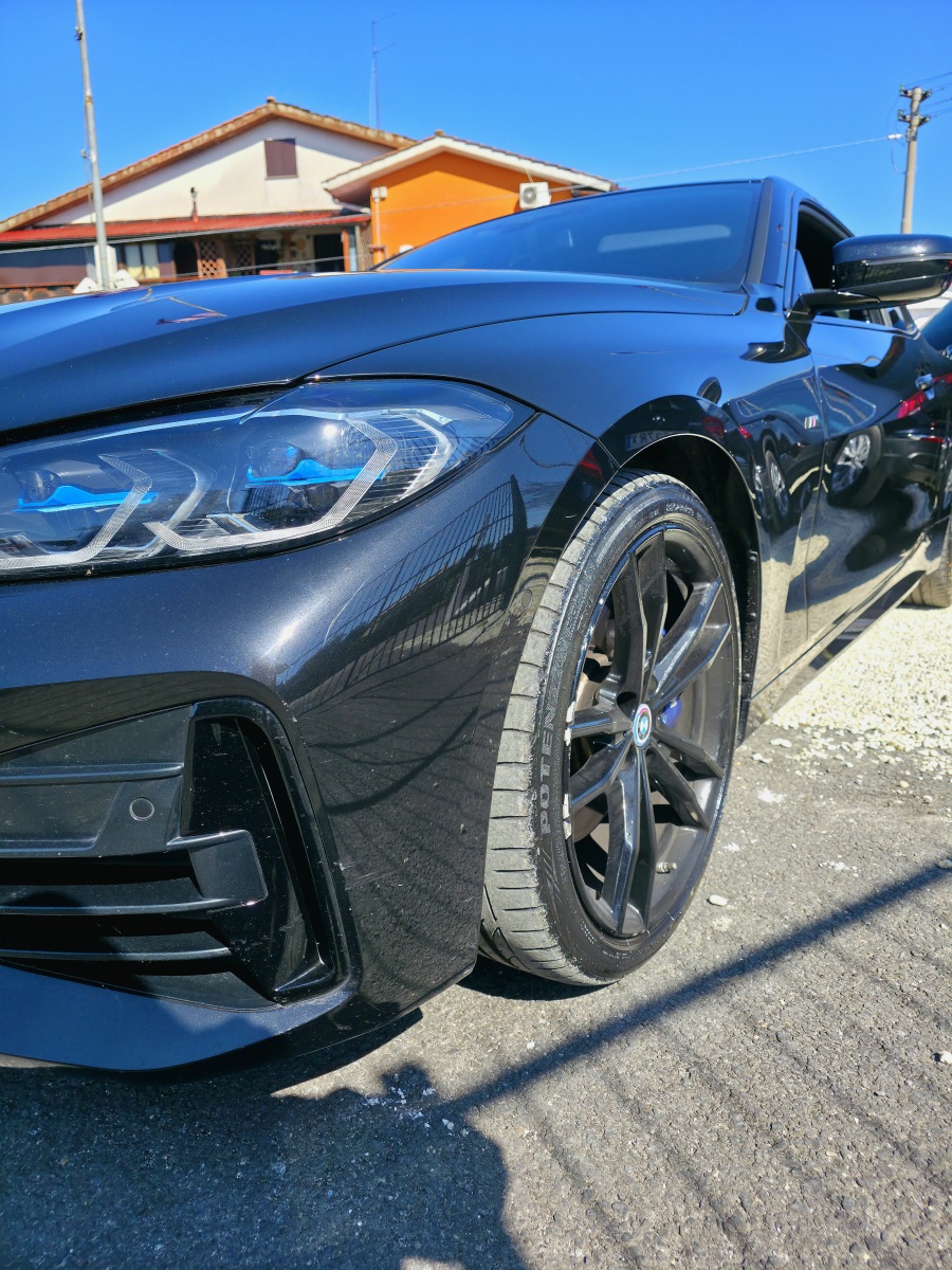 
								BMW M440i xDrive Coupé full									