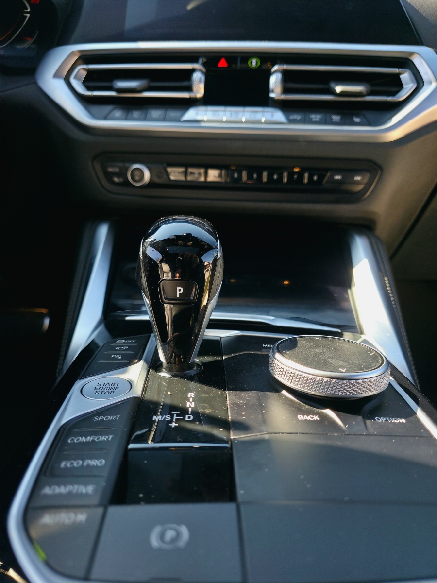 
								BMW M440i xDrive Coupé full									