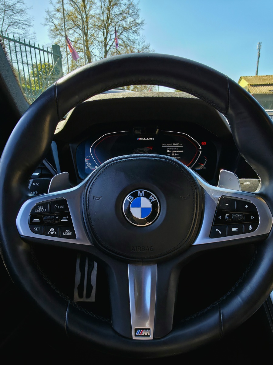 
								BMW M440i xDrive Coupé full									