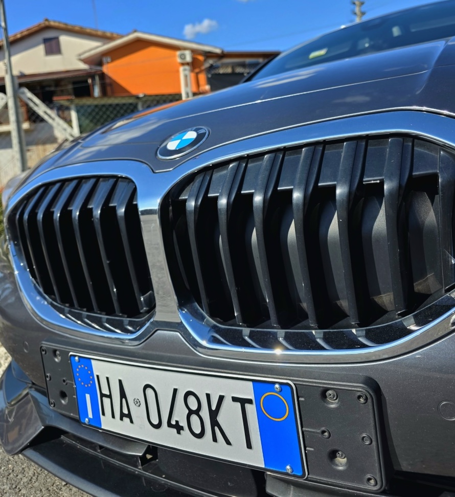 
								BMW Serie 1 116d Colorvision Edition full									