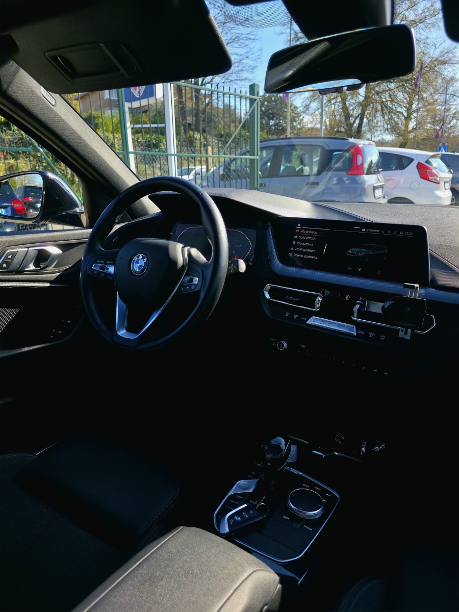 
								BMW Serie 1 116d Colorvision Edition full									