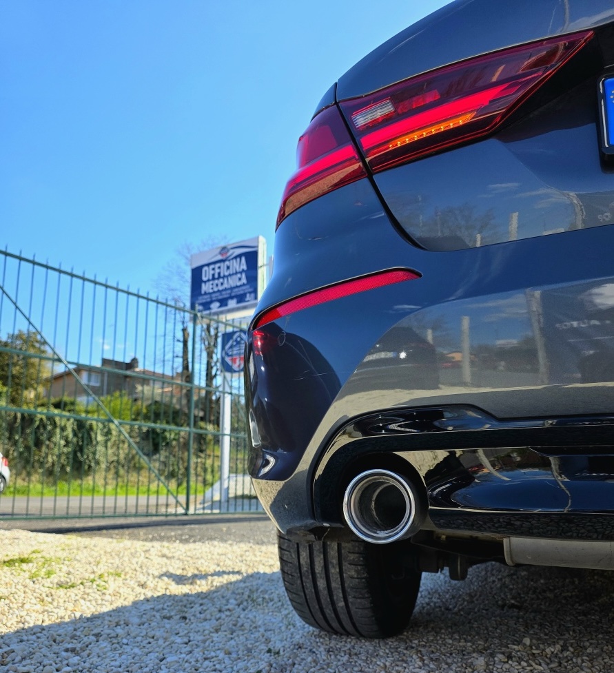 
								BMW Serie 1 116d Colorvision Edition full									