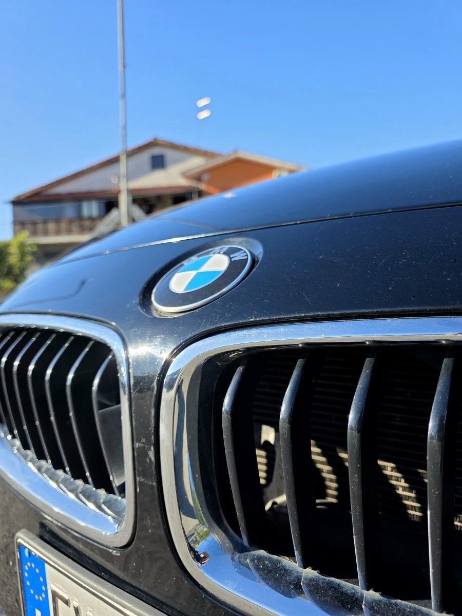 
								BMW serie 316d Touring M sport full									