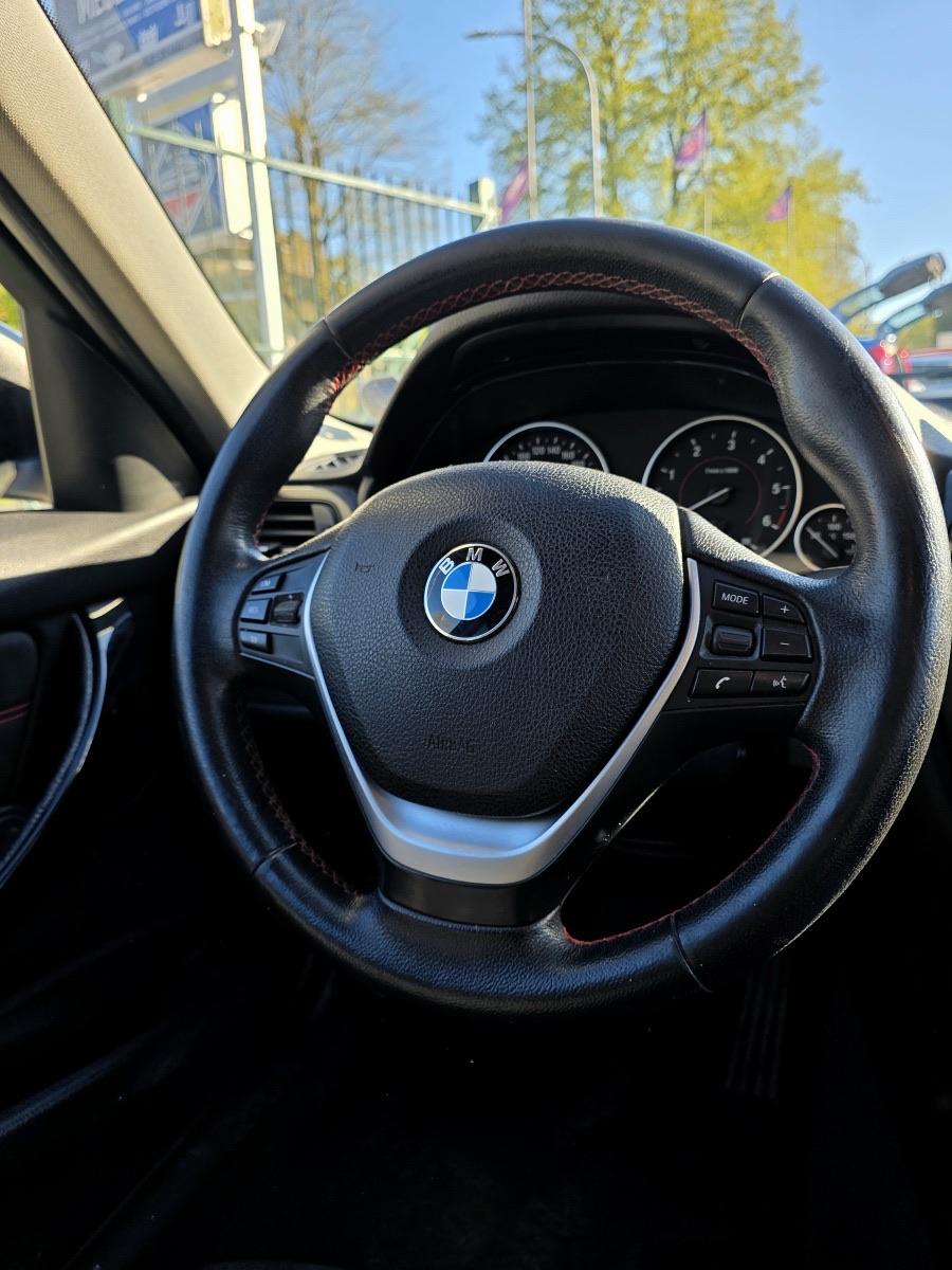 
								BMW serie 316d Touring M sport full									