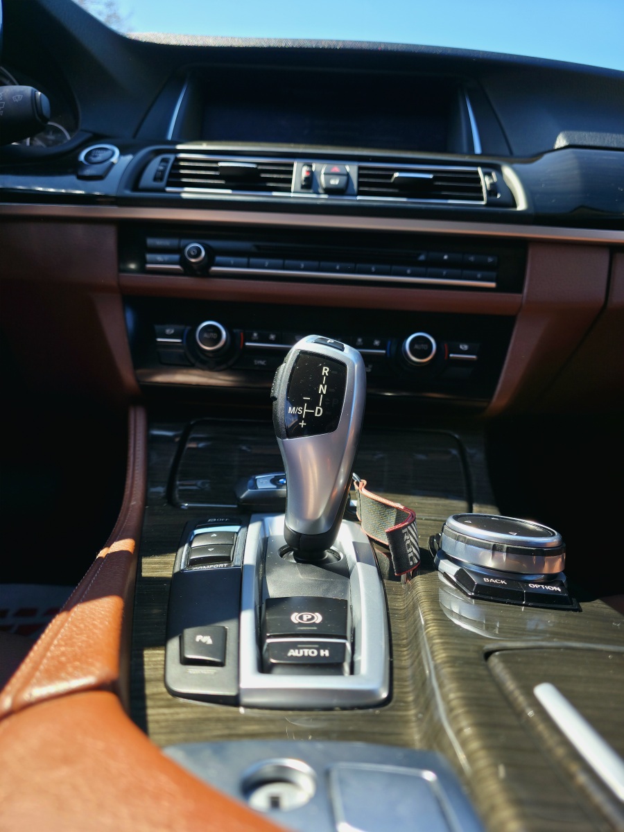 
								BMW 520d Touring M Sport full									