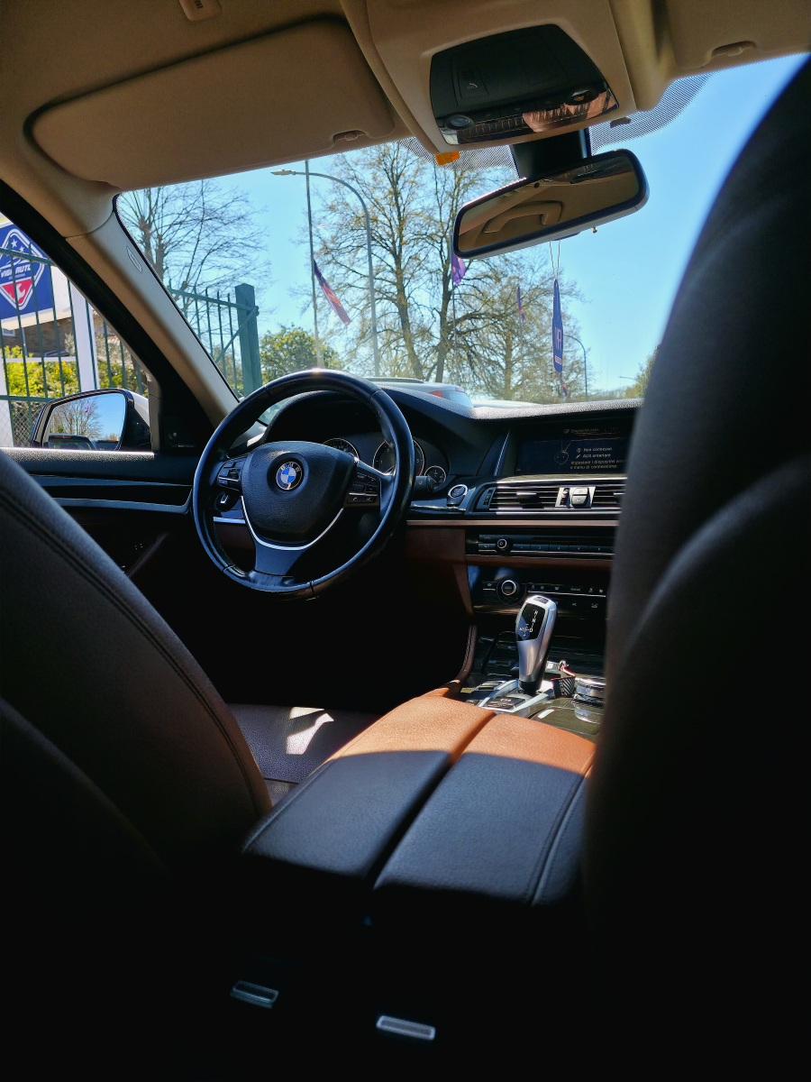 
								BMW 520d Touring M Sport full									