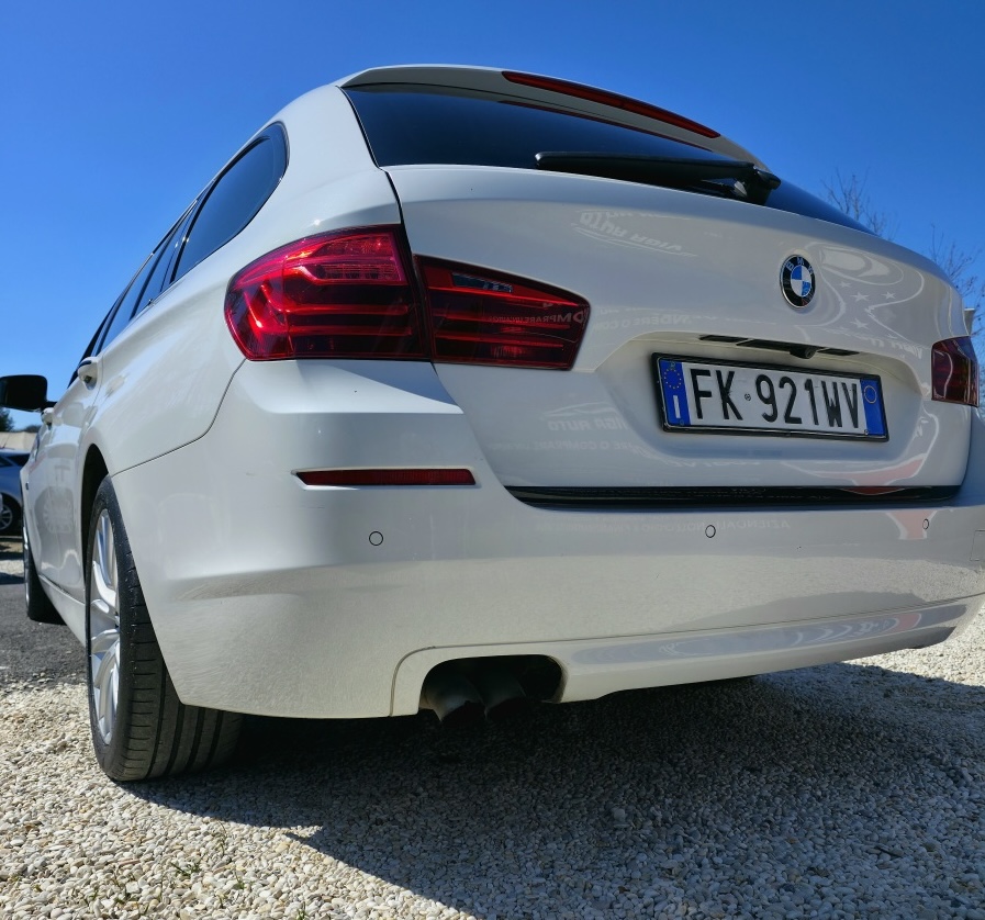 
								BMW 520d Touring M Sport full									
