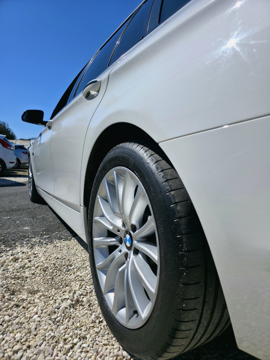 
								BMW 520d Touring M Sport full									