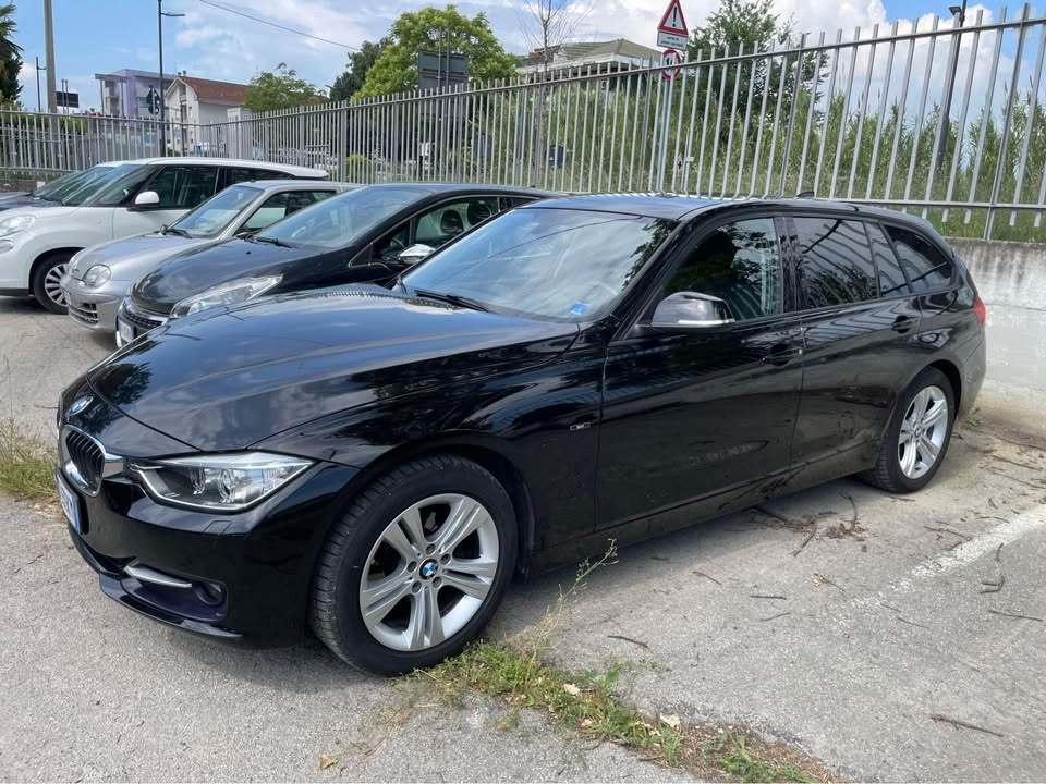 
								BMW serie 316d Touring M sport full									
