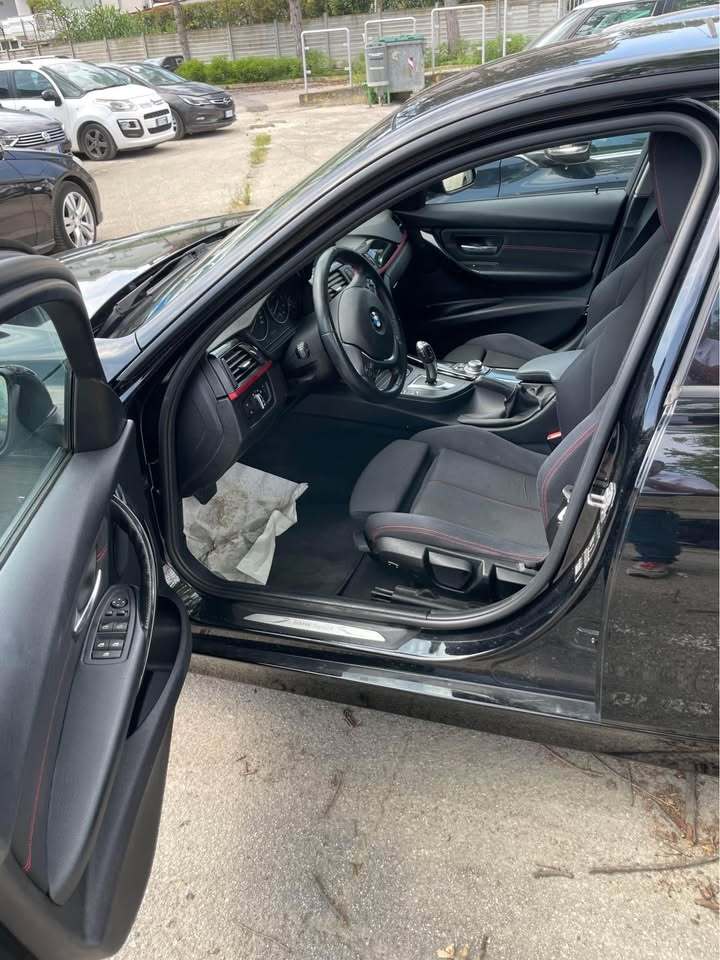 
								BMW serie 316d Touring M sport full									