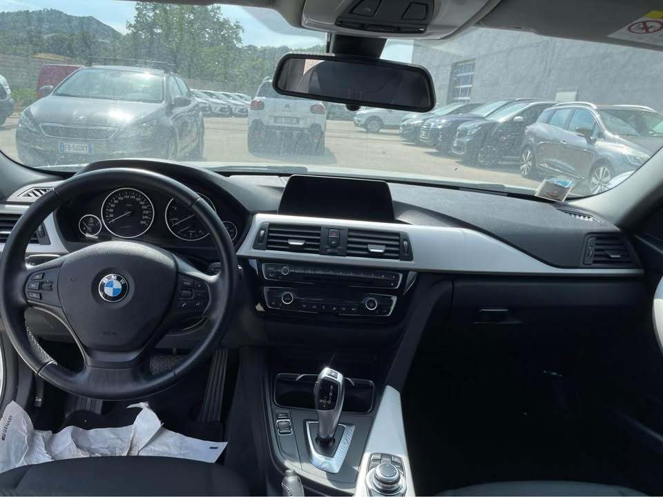 
								BMW serie 316d Touring M sport full									